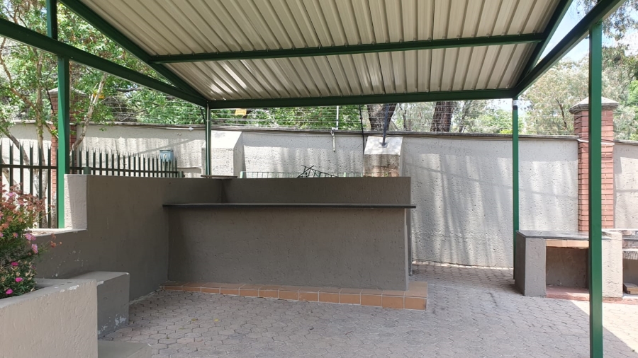 2 Bedroom Property for Sale in Maroeladal Gauteng