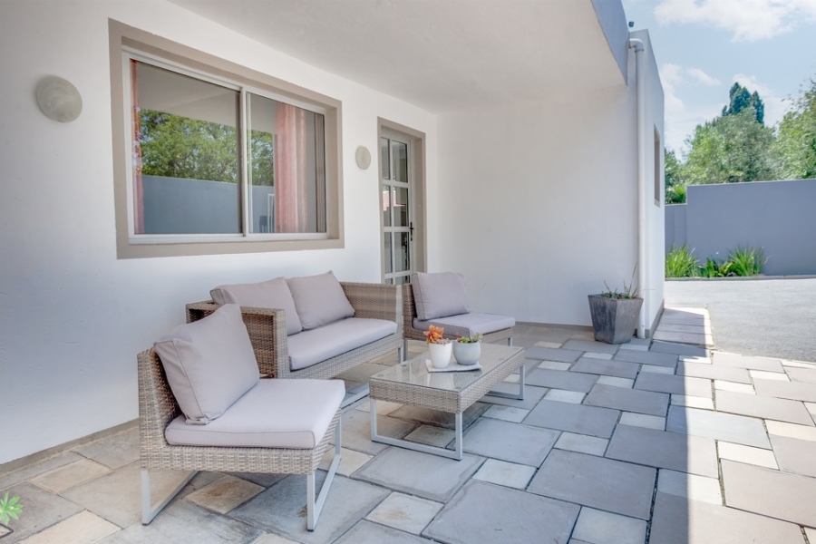 1 Bedroom Property for Sale in Fontainebleau Gauteng