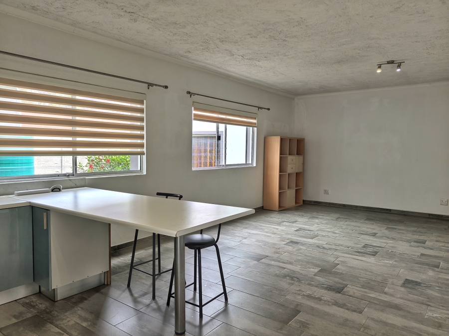 1 Bedroom Property for Sale in Fontainebleau Gauteng