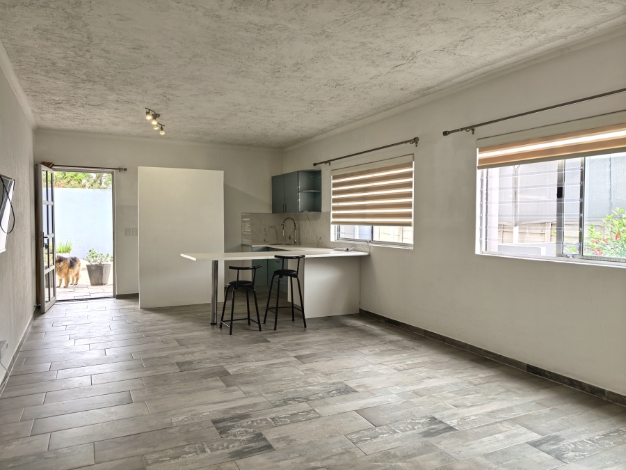 1 Bedroom Property for Sale in Fontainebleau Gauteng