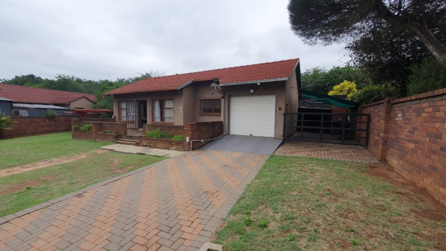 3 Bedroom Property for Sale in Gosforth Park Gauteng