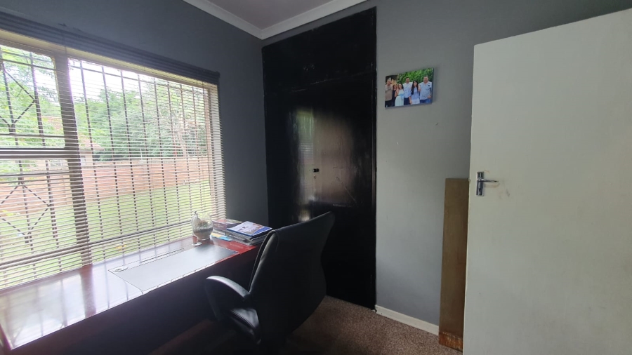 3 Bedroom Property for Sale in Gosforth Park Gauteng