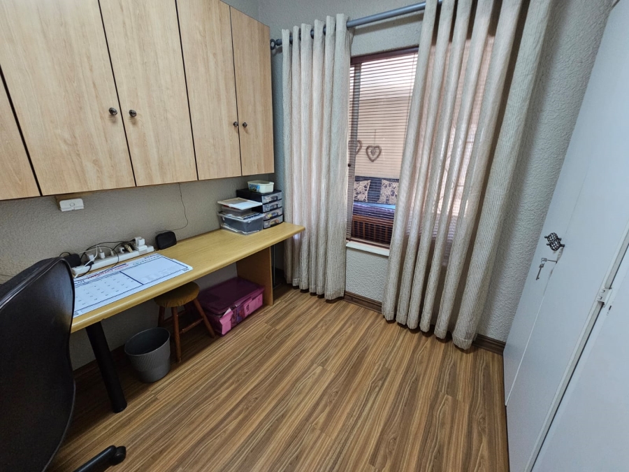 4 Bedroom Property for Sale in Randhart Gauteng