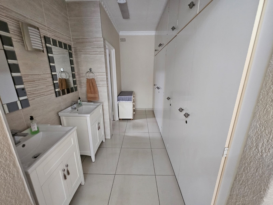 4 Bedroom Property for Sale in Randhart Gauteng