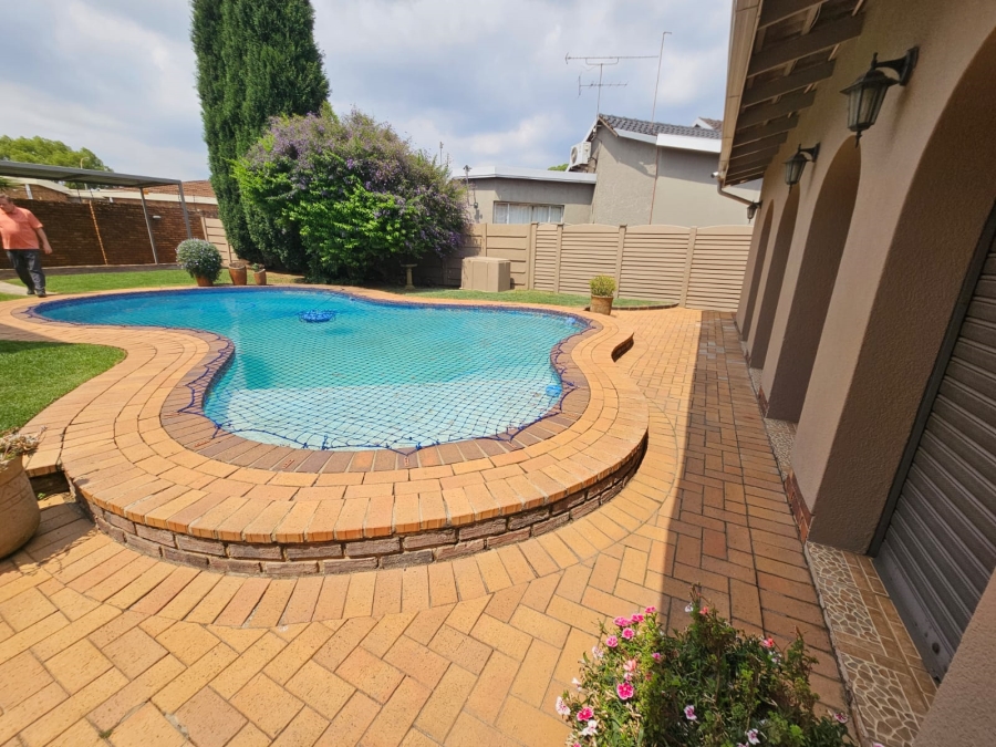 4 Bedroom Property for Sale in Randhart Gauteng