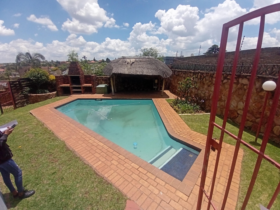 2 Bedroom Property for Sale in Ridgeway Gauteng