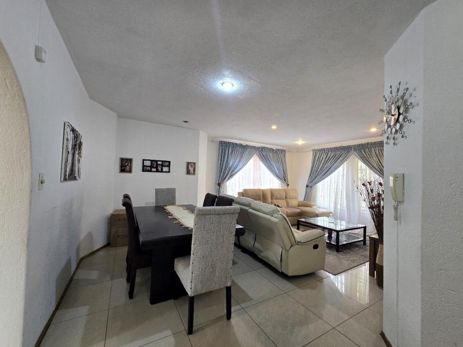 3 Bedroom Property for Sale in Brackendowns Gauteng