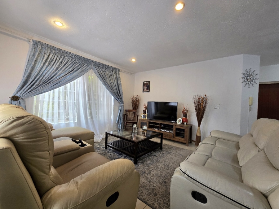 3 Bedroom Property for Sale in Brackendowns Gauteng