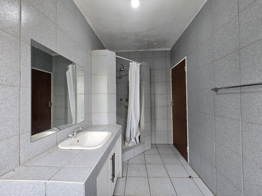 3 Bedroom Property for Sale in Brackendowns Gauteng