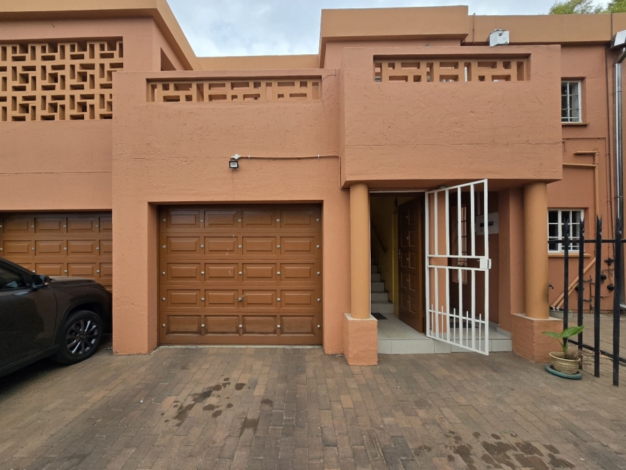 3 Bedroom Property for Sale in Brackendowns Gauteng