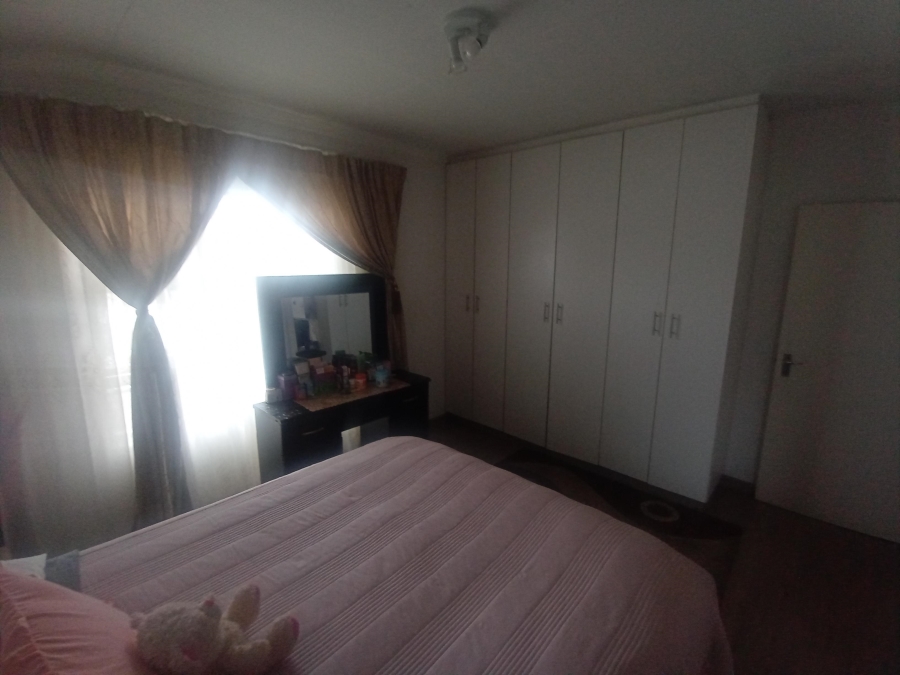 3 Bedroom Property for Sale in Albertsdal Gauteng