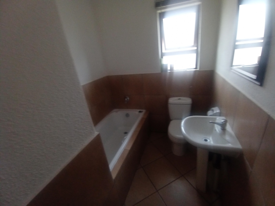 3 Bedroom Property for Sale in Albertsdal Gauteng