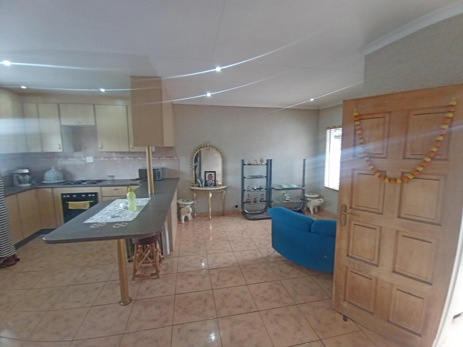 3 Bedroom Property for Sale in Brackendowns Gauteng