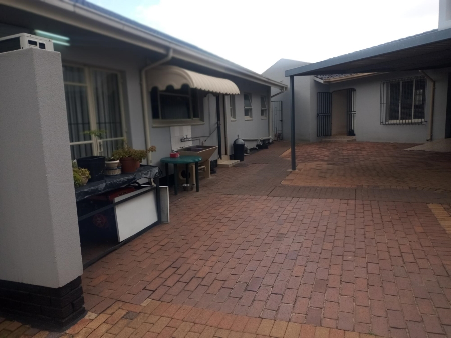3 Bedroom Property for Sale in Brackendowns Gauteng