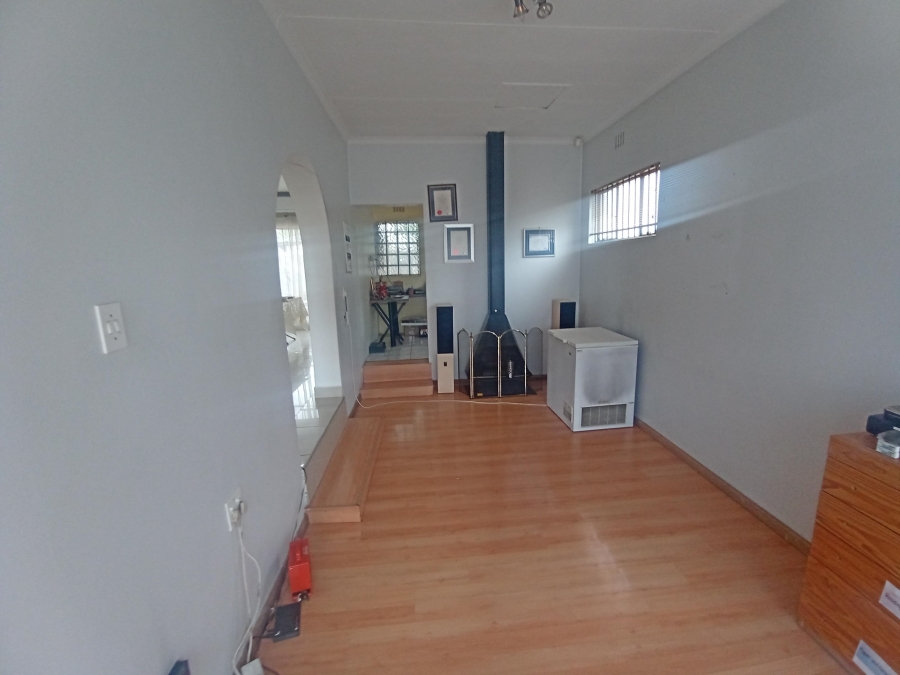3 Bedroom Property for Sale in Brackendowns Gauteng
