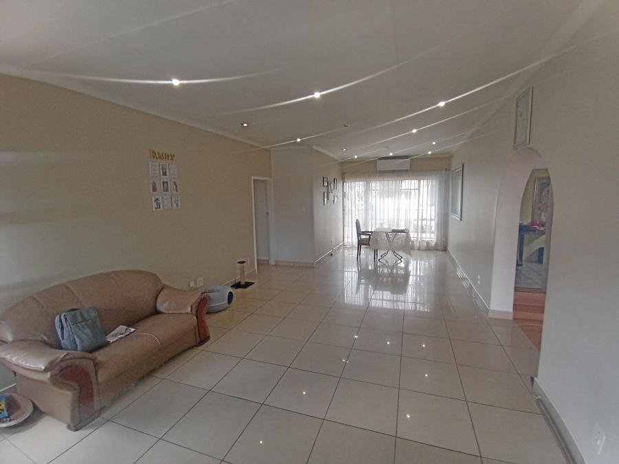 3 Bedroom Property for Sale in Brackendowns Gauteng