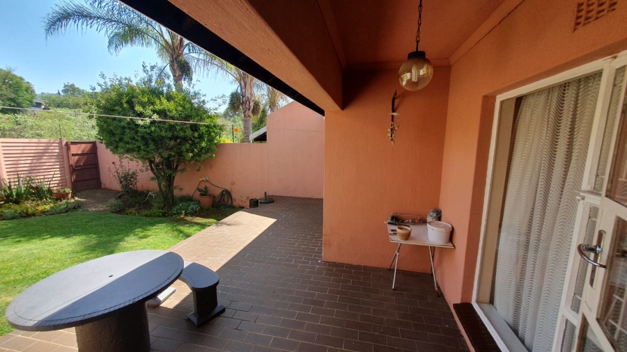 3 Bedroom Property for Sale in Mulbarton Gauteng