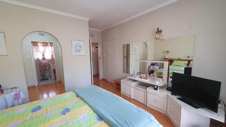 3 Bedroom Property for Sale in Mulbarton Gauteng
