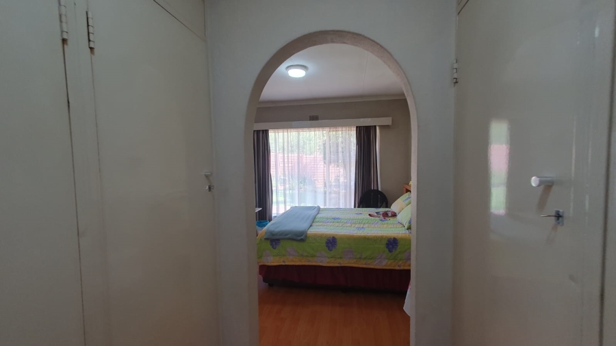 3 Bedroom Property for Sale in Mulbarton Gauteng