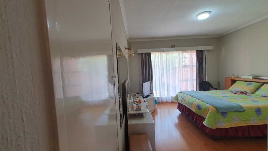 3 Bedroom Property for Sale in Mulbarton Gauteng