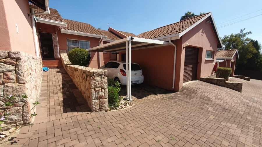 3 Bedroom Property for Sale in Mulbarton Gauteng