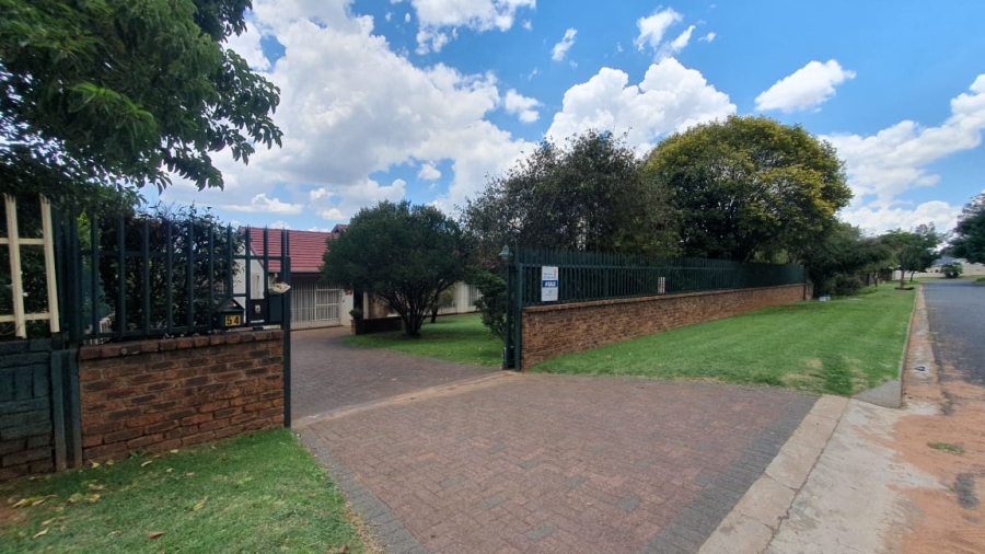 3 Bedroom Property for Sale in Lambton Gauteng