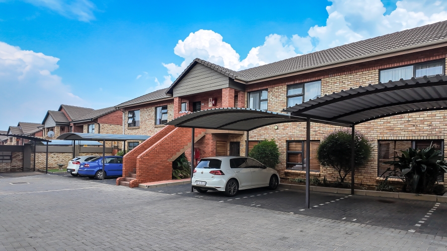 2 Bedroom Property for Sale in Meyersdal Gauteng