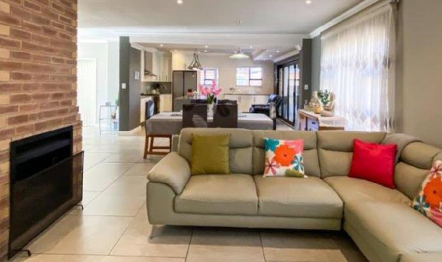 3 Bedroom Property for Sale in Brackenhurst Gauteng