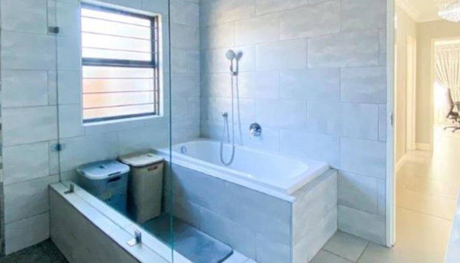 3 Bedroom Property for Sale in Brackenhurst Gauteng