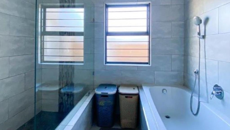 3 Bedroom Property for Sale in Brackenhurst Gauteng