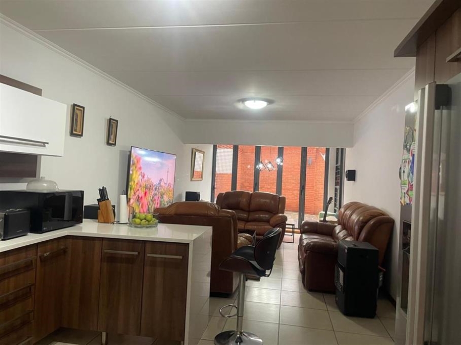 3 Bedroom Property for Sale in Glenvista Gauteng