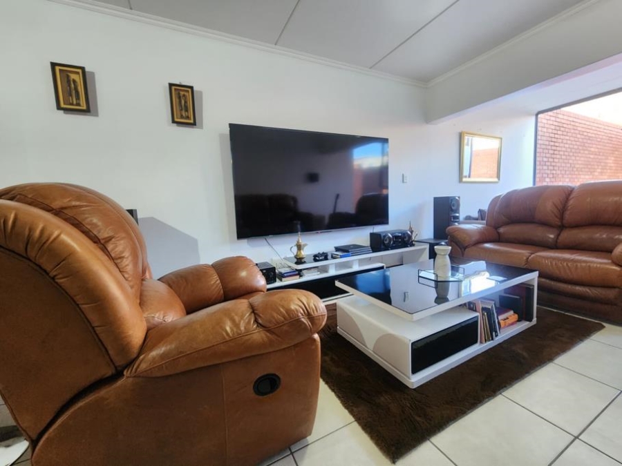 3 Bedroom Property for Sale in Glenvista Gauteng