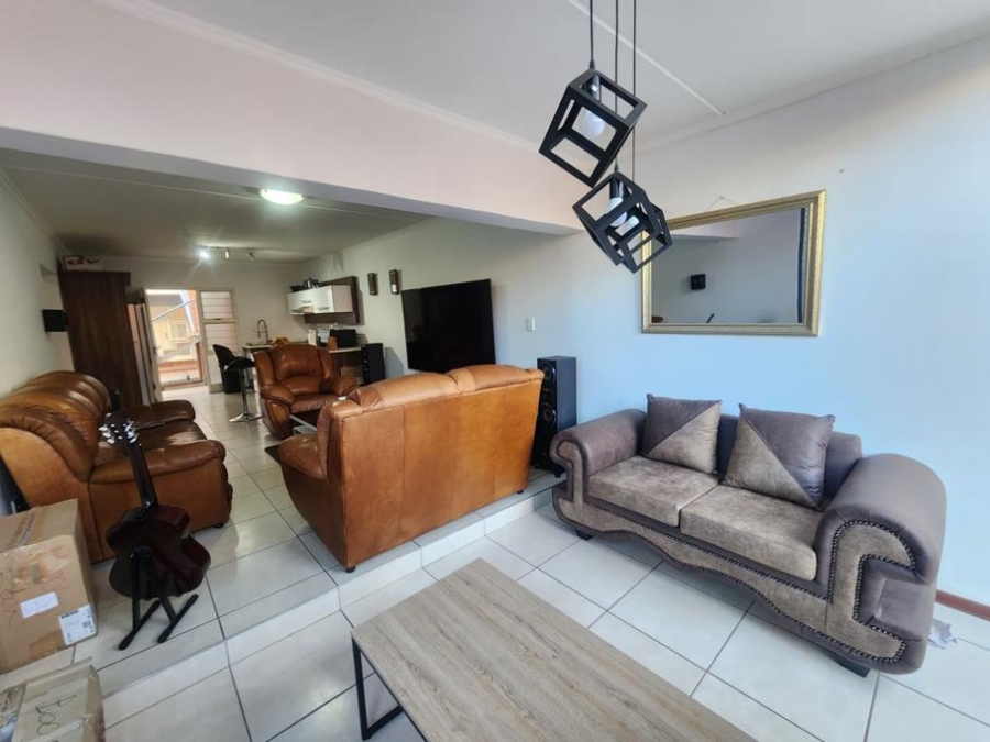 3 Bedroom Property for Sale in Glenvista Gauteng