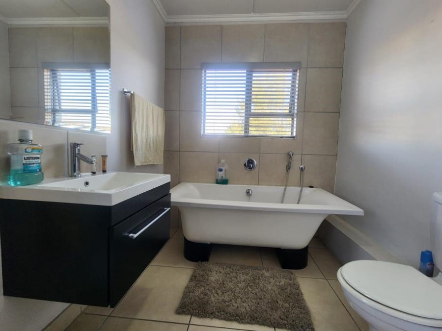 3 Bedroom Property for Sale in Glenvista Gauteng