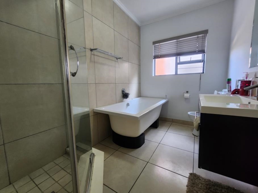3 Bedroom Property for Sale in Glenvista Gauteng