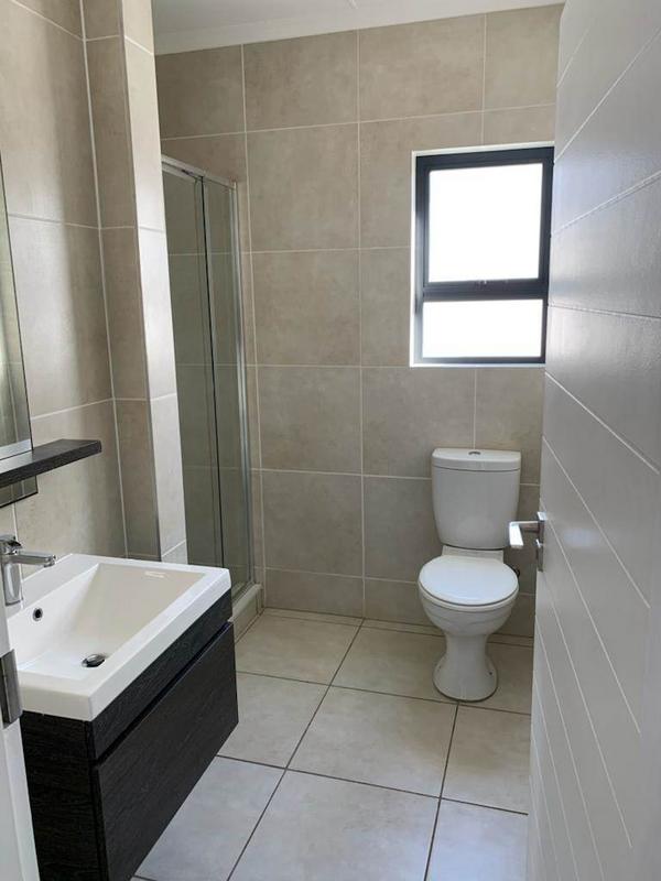 1 Bedroom Property for Sale in Oakdene Gauteng