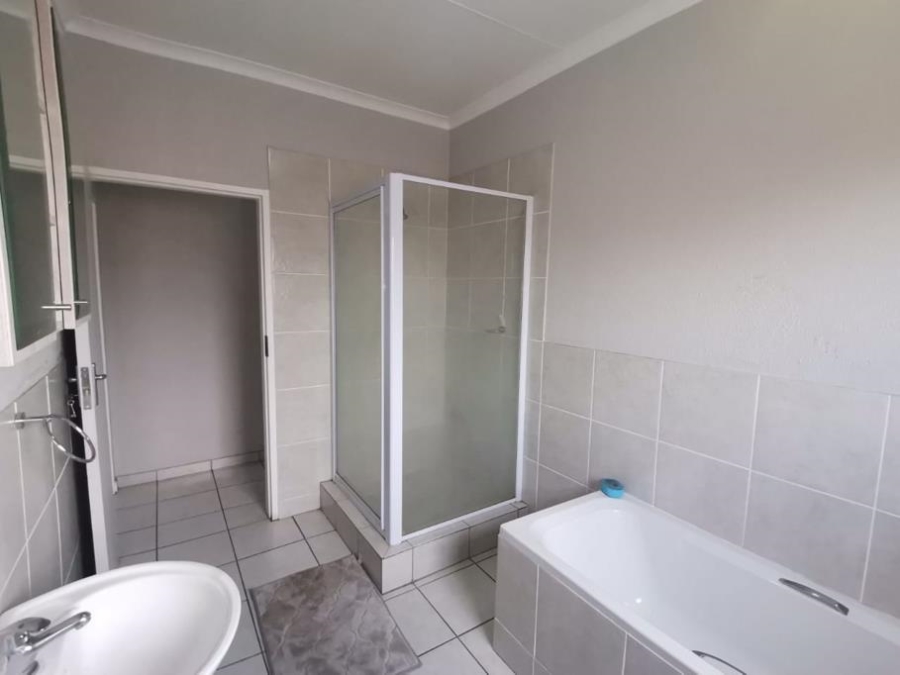 3 Bedroom Property for Sale in New Market Gauteng