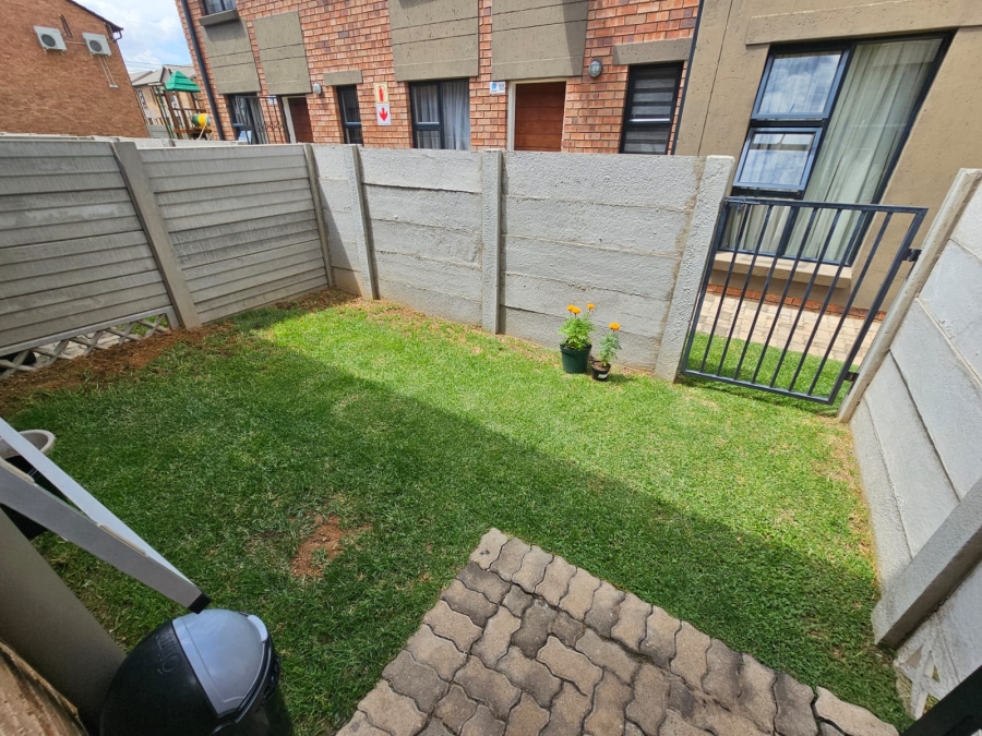 2 Bedroom Property for Sale in Albertsdal Gauteng