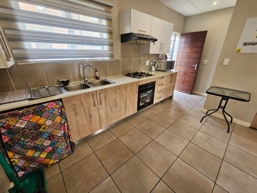 2 Bedroom Property for Sale in Albertsdal Gauteng