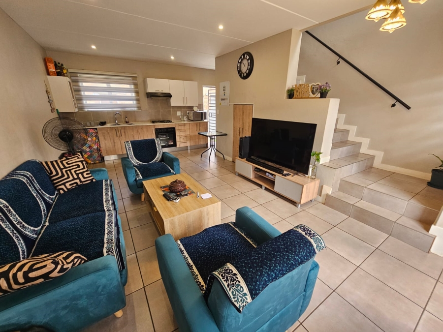 2 Bedroom Property for Sale in Albertsdal Gauteng