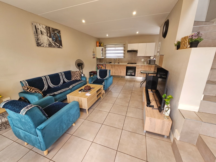 2 Bedroom Property for Sale in Albertsdal Gauteng