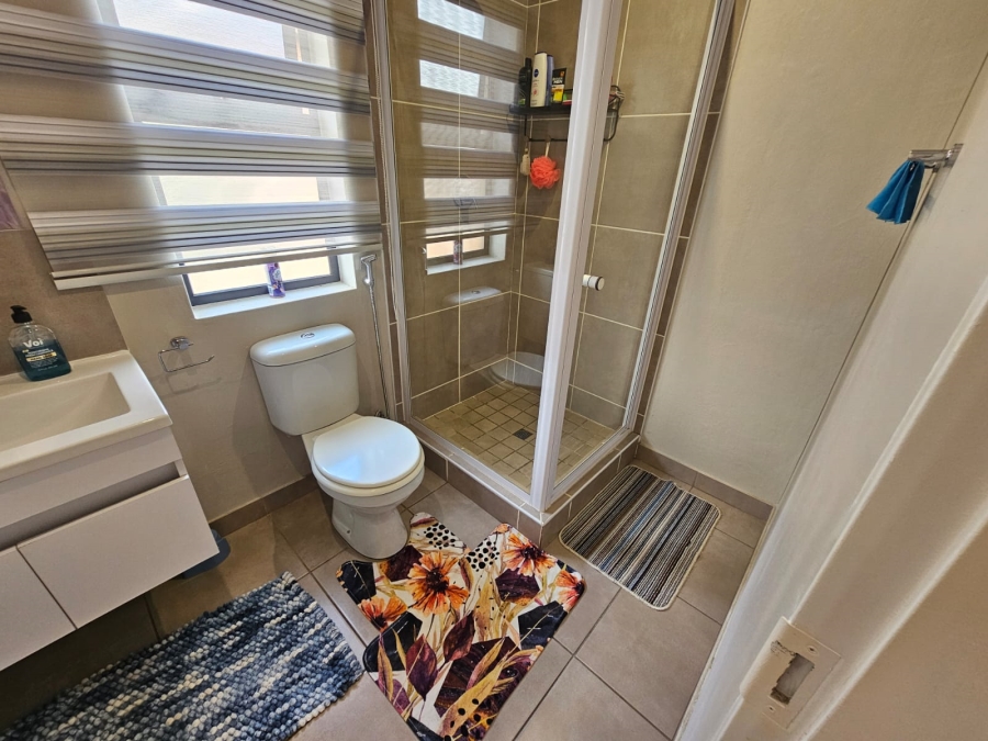 2 Bedroom Property for Sale in Albertsdal Gauteng