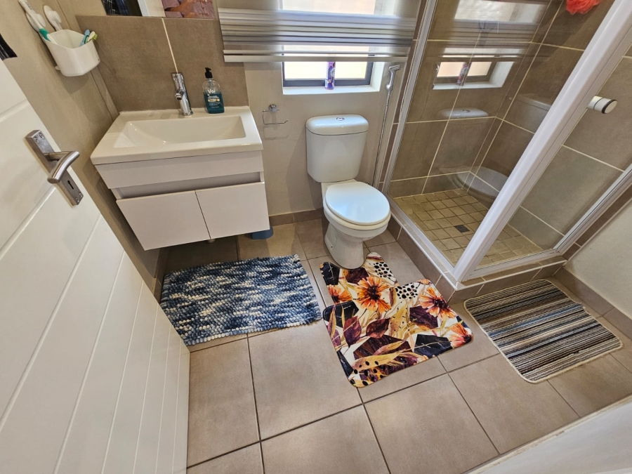 2 Bedroom Property for Sale in Albertsdal Gauteng