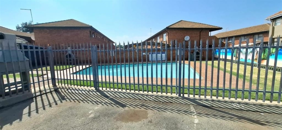2 Bedroom Property for Sale in Florentia Gauteng