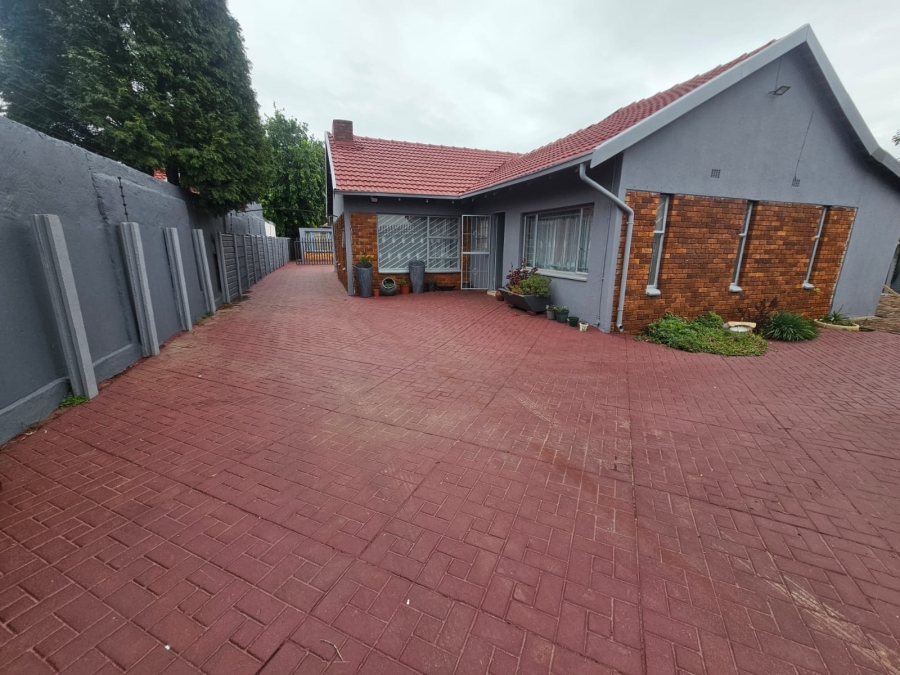 3 Bedroom Property for Sale in Mayberry Park Gauteng