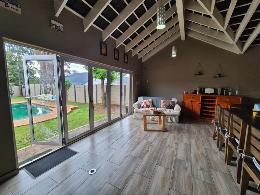 3 Bedroom Property for Sale in Brackendowns Gauteng