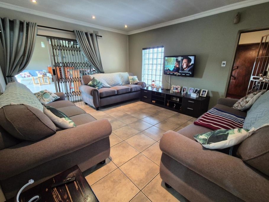 3 Bedroom Property for Sale in Brackendowns Gauteng