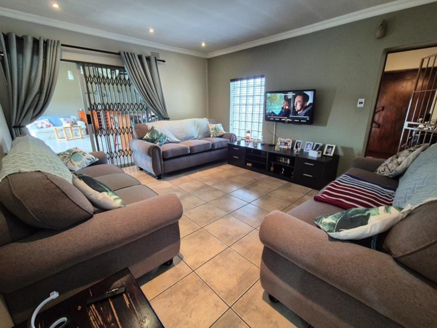 3 Bedroom Property for Sale in Brackendowns Gauteng