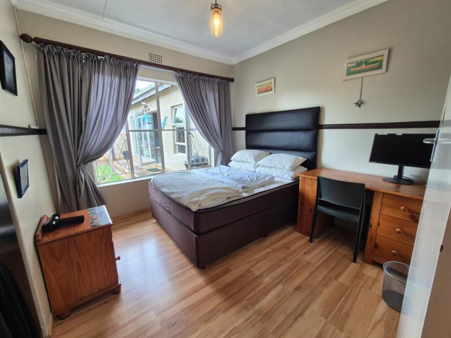 3 Bedroom Property for Sale in Brackendowns Gauteng