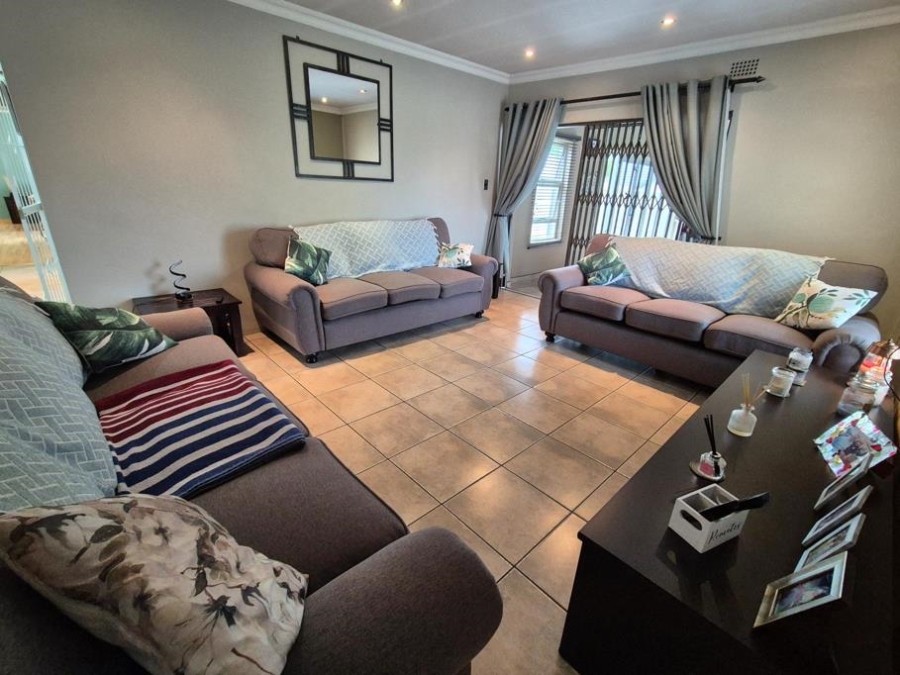 3 Bedroom Property for Sale in Brackendowns Gauteng